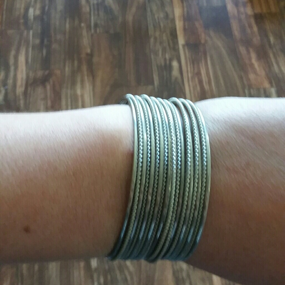 Bangle cuff